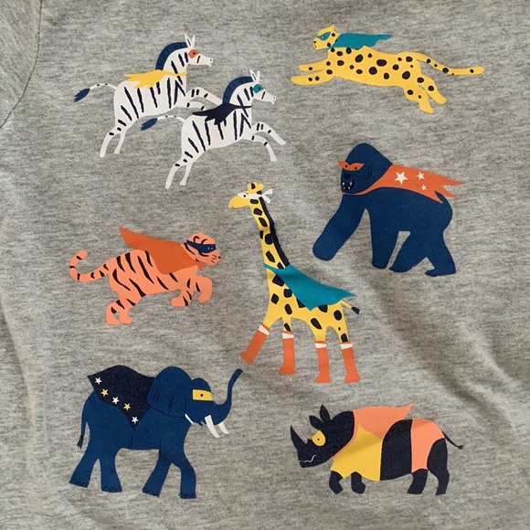 GAP bundle - Size 2 YR - 4 Shirts + 3 Shorts - Picture 15 of 15